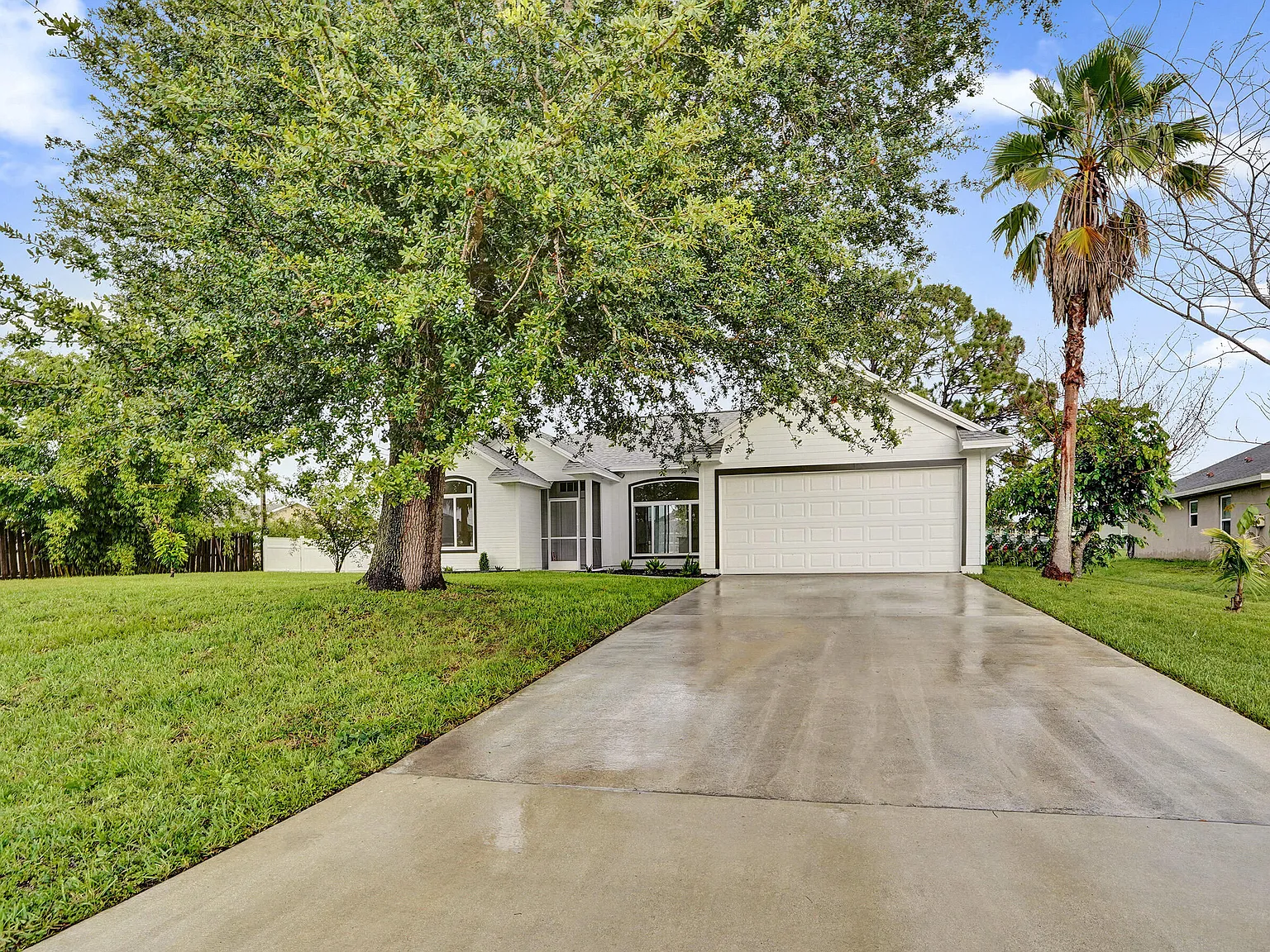 3 bed, 2.0 bath, 1296 sqft, $2,600 — Photo 3