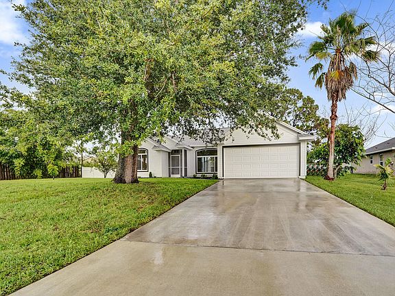 3rd image of 1237 SW Edinburgh Drive