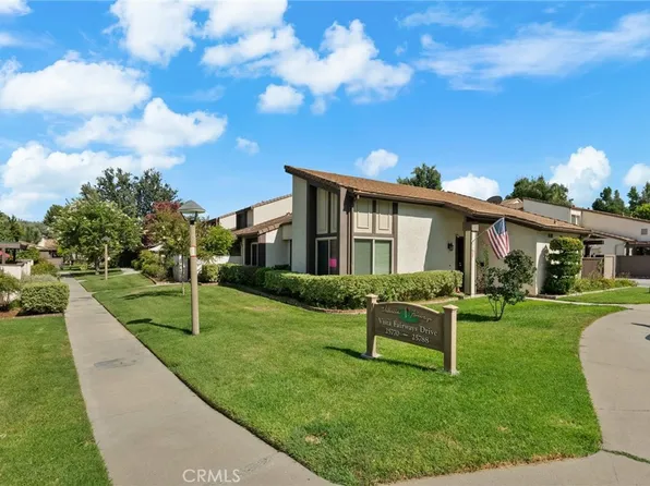 25772 Vista Fairways Dr, Santa Clarita, CA 91355