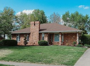 1930 Applegate Ln, Edwardsville, IL 62025