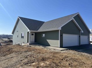 934 Oregon Parks Ave, Oregon, WI 53575