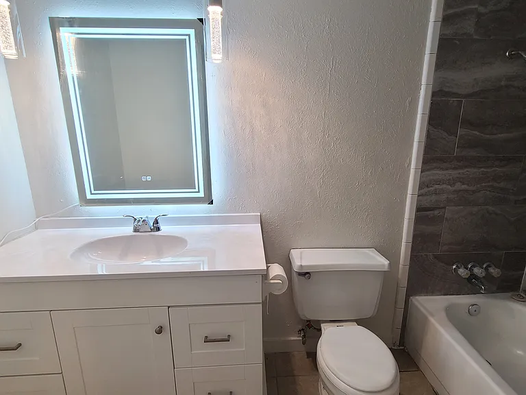 6705 Greenfield Dr — Photo 17