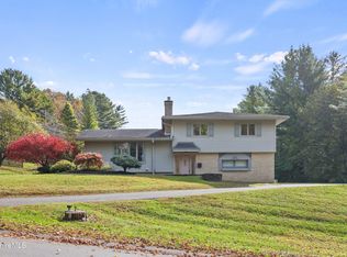 93 Roselyn Dr, Pittsfield, MA 01201