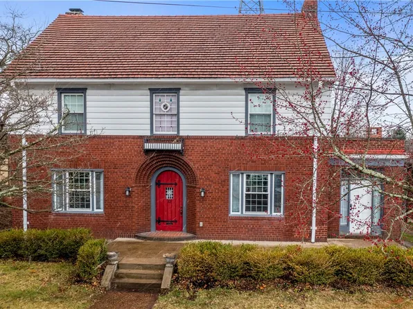 12 Hazel Dr, Pittsburgh, PA 15228