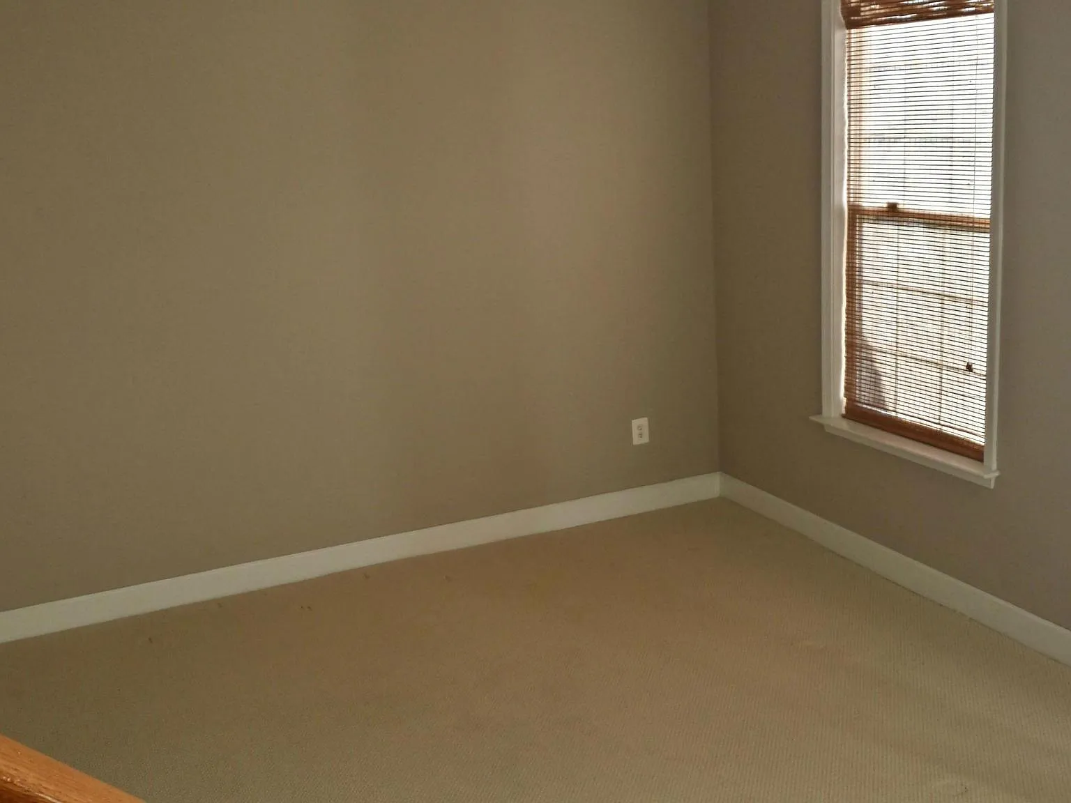 3 bed, 4.0 bath, 1900 sqft, $2,900 — Photo 3