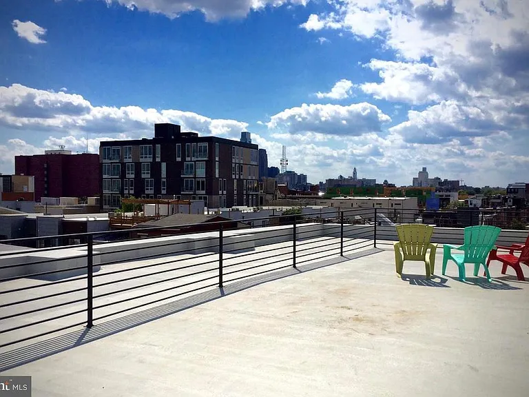 701 N 2nd St #4R — Photo 8