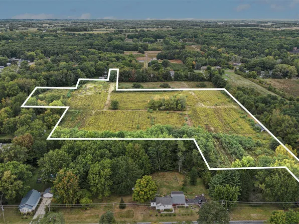W Glendora Rd, Sawyer, MI 49125