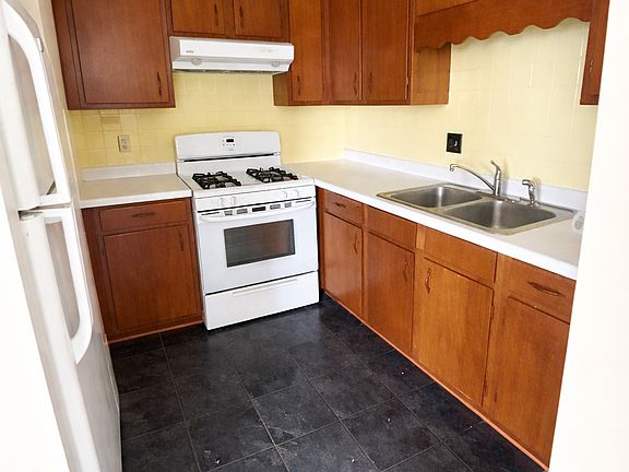 5th image of 12 Clinton St #11331371