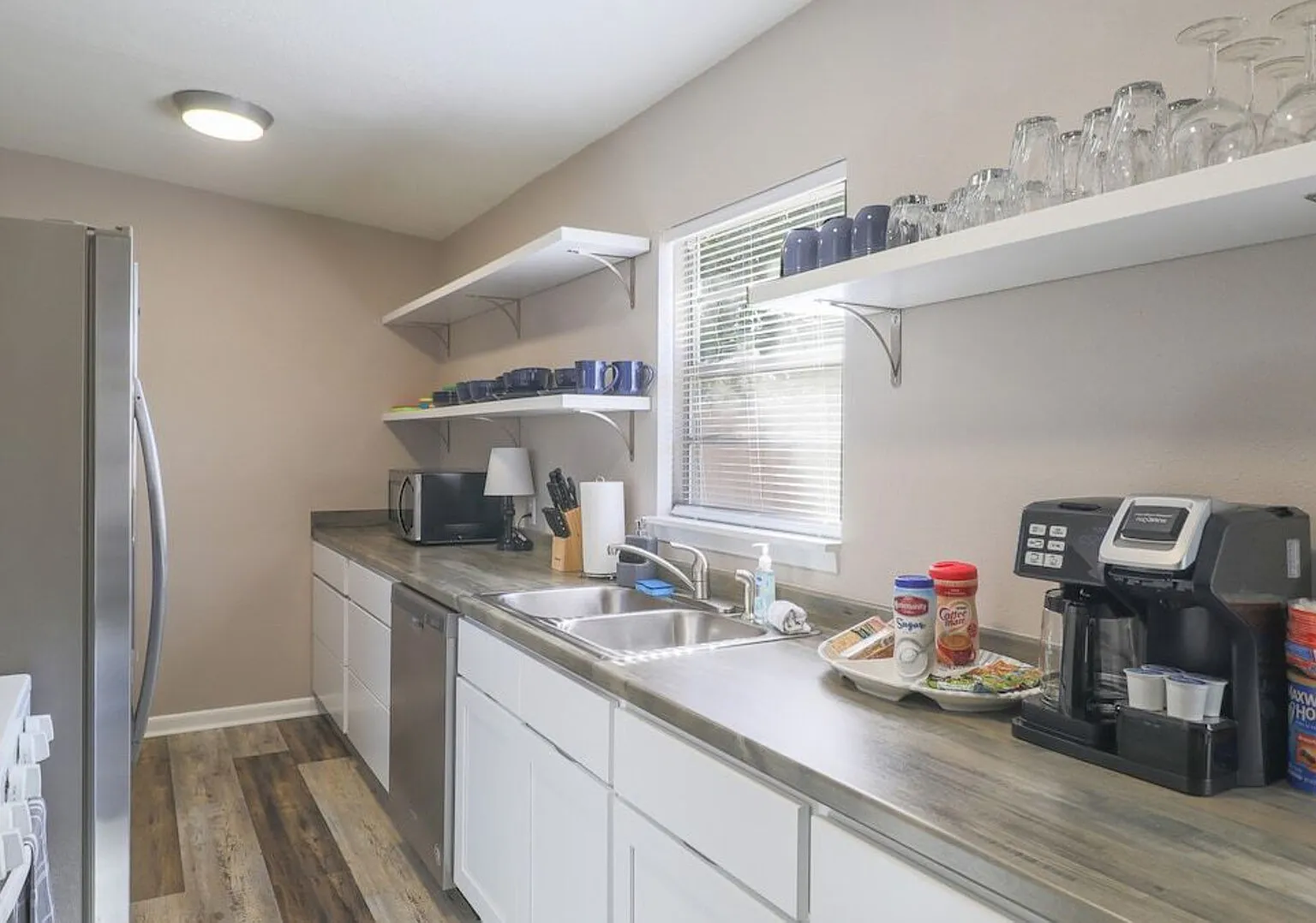 Walk-to-Beach Home with Fenced Yard — Photo 4