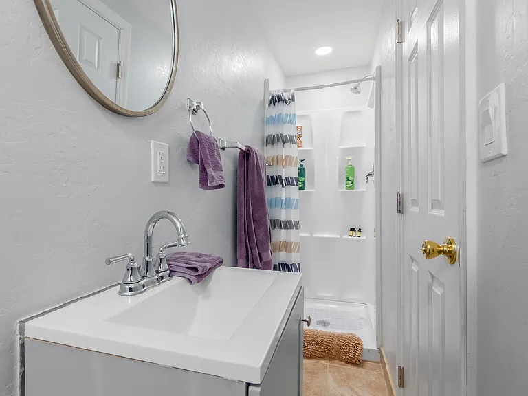 2844 E Blanche Dr — Photo 9