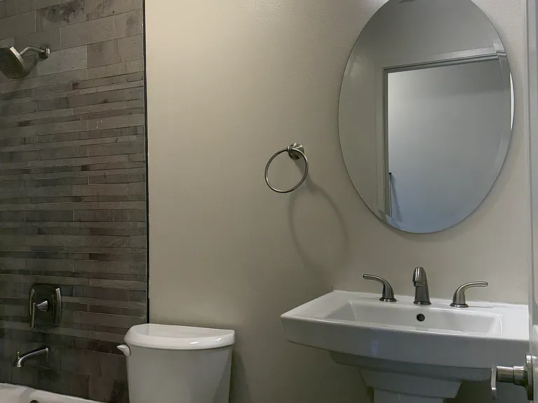 510 NE 98th St #102 — Photo 14