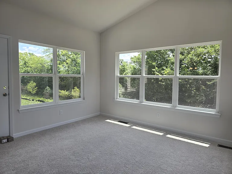 140 Sterling Dr — Photo 11
