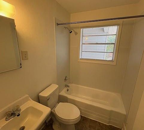 4th image of 2929 Amity Garden Ct
