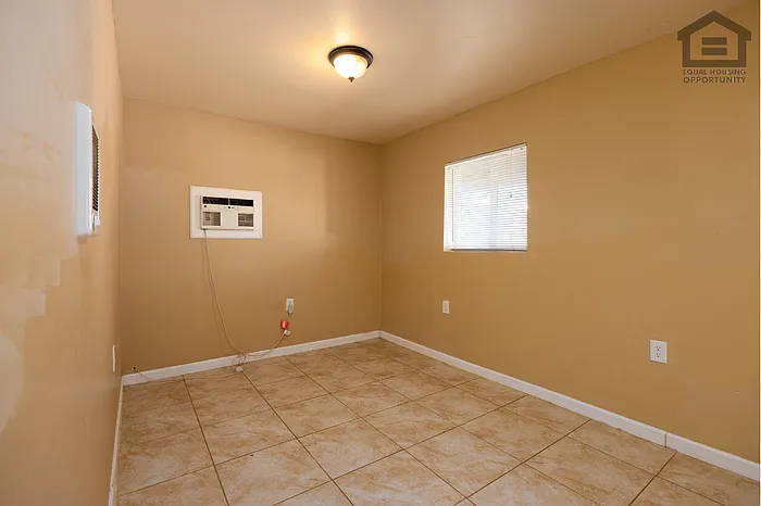 2501 W Belmont Ave #3 — Photo 11