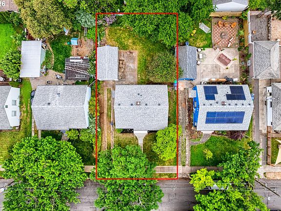3rd image of 3136 NE 83rd Ave