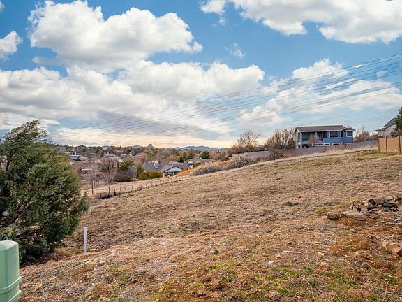 3rd image of 1928 Pinnacle Ln