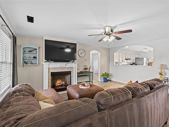5th image of 2350 Bunker Ln