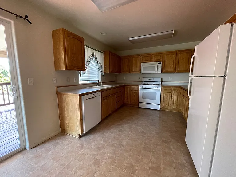 205 Kit Ln — Photo 4