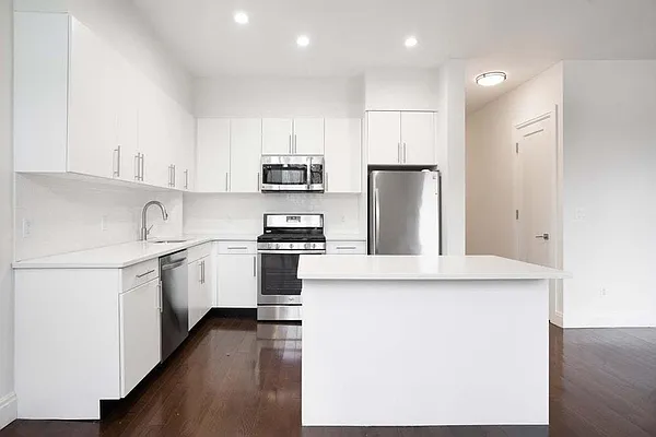 Rented by Compass | media 9