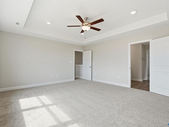 4th image of 204 Irish Hill Dr