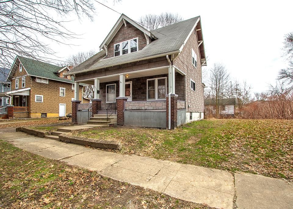 1st image of 1073 Schumacher Ave