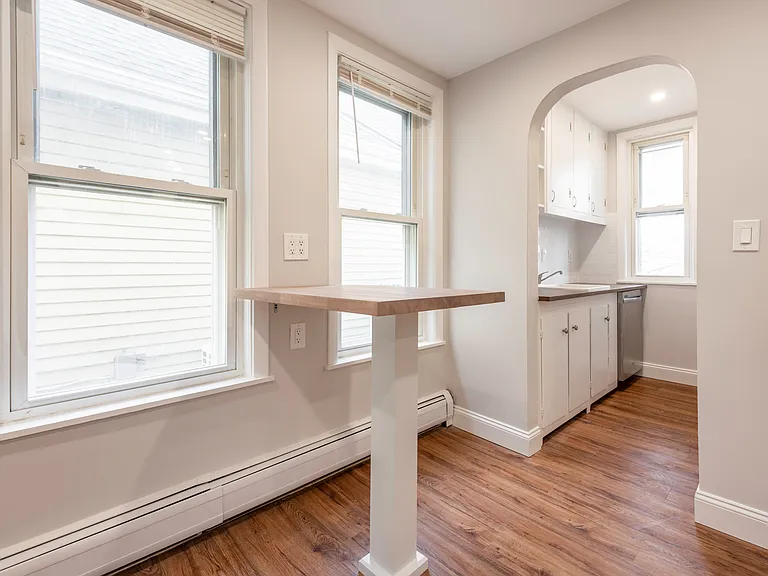 106 Byron St #A — Photo 3