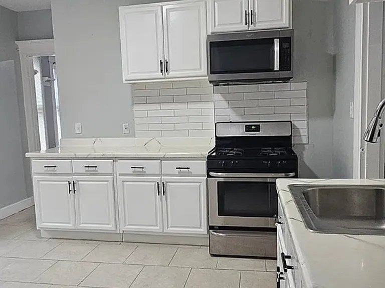 381 Norton St #2 — Photo 7