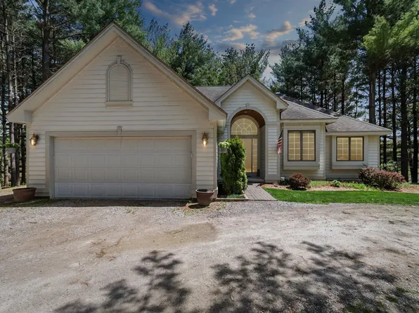 930 Gulley Rd, Howell, MI 48843