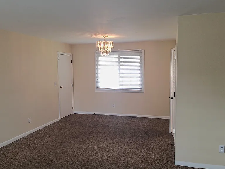 11938 Elkwood Dr — Photo 5