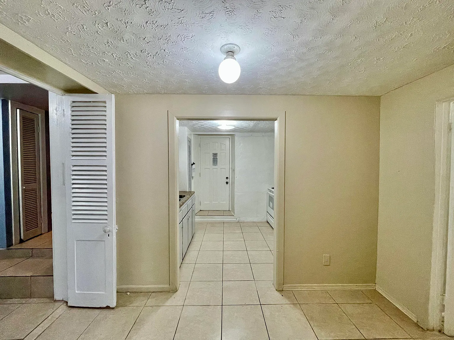 1 bed, $1,050 — Photo 3