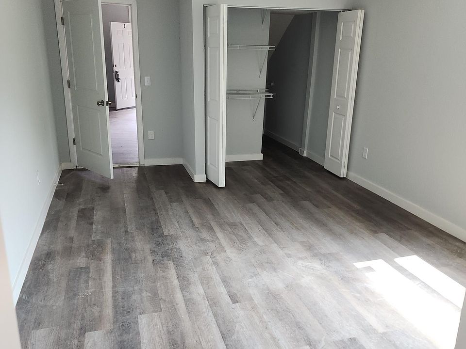 1st image of 211 E 17th St #211