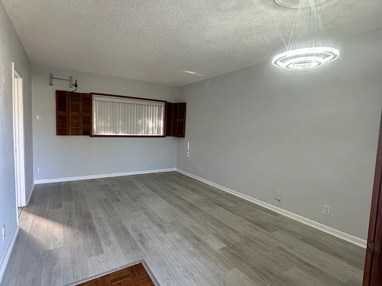 2717 Middle River Dr — Photo 8