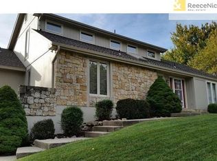 1205 NW Hawk Crk, Blue Springs, MO 64015