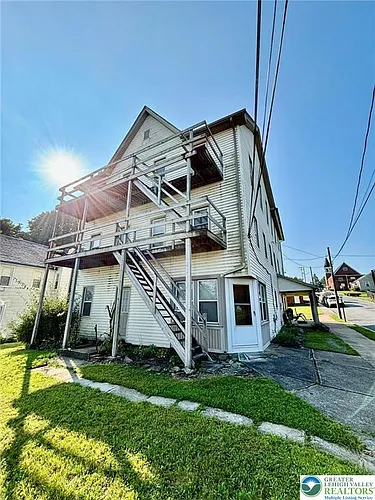 370 Main St Photo 1