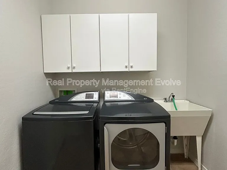 9707 S 45th Ave — Photo 30