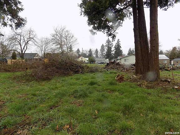 5th image of 758 Bieber St NE