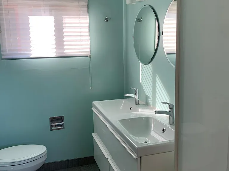 2502 W Argyle Pl — Photo 25