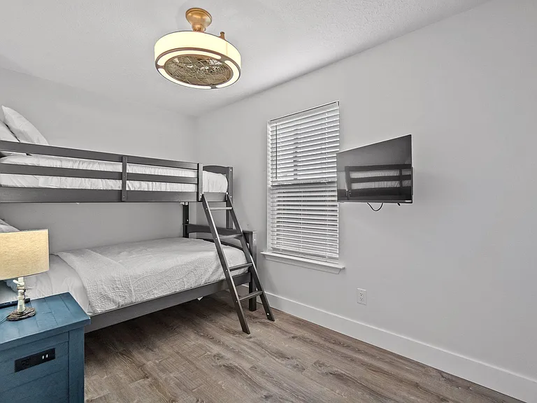 607 Dogwood St #C — Photo 8