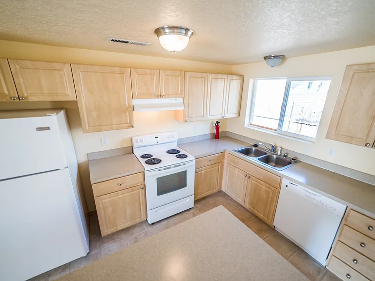 405 W 14th Ave — Photo 7