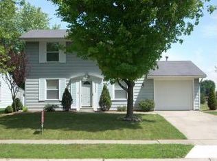 2502 Repton Dr, Fort Wayne, IN 46815
