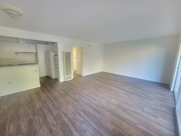 2402 S Shenandoah St #1 — Photo 4