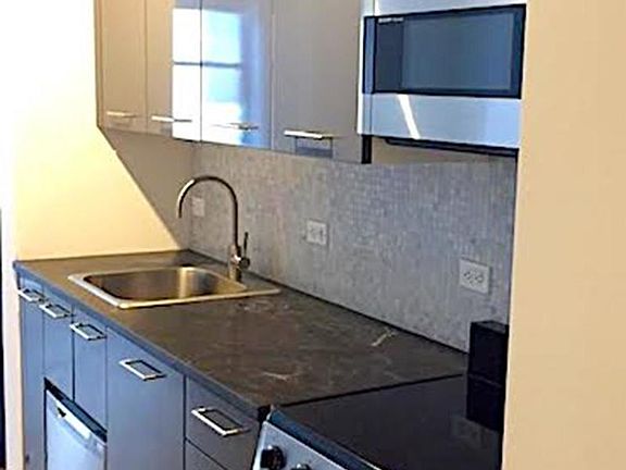 2nd image of 20 Exchange Pl APT 1306