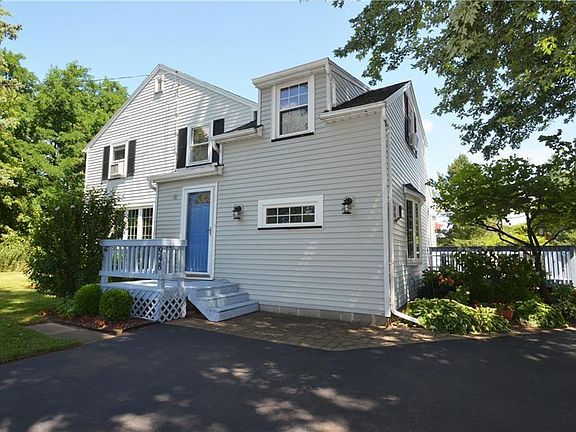 3rd image of 948 Washington St