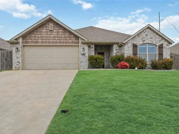 1140 Rosemary St, Centerton, AR 72719