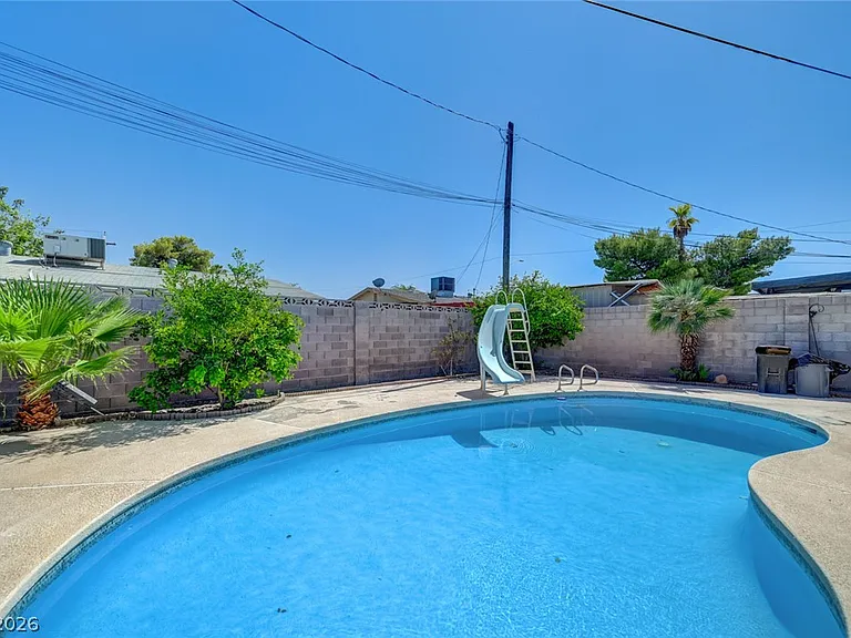 3917 W Oakey Blvd — Photo 34