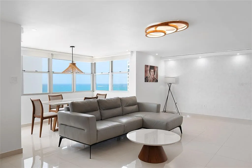 3 bed, 2.0 bath, 1416 sqft, $7,000 — Photo 3