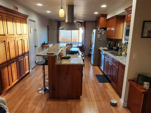 3075 E Stratton Dr, Holladay, UT 84117