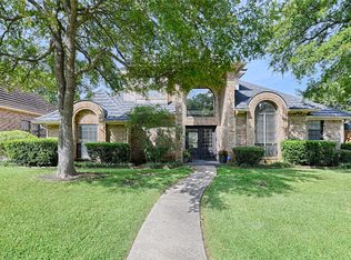 4908 High Creek Dr, Arlington, TX 76017