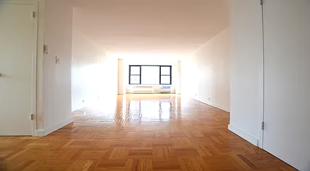 Rented by Manhattan Realty Group