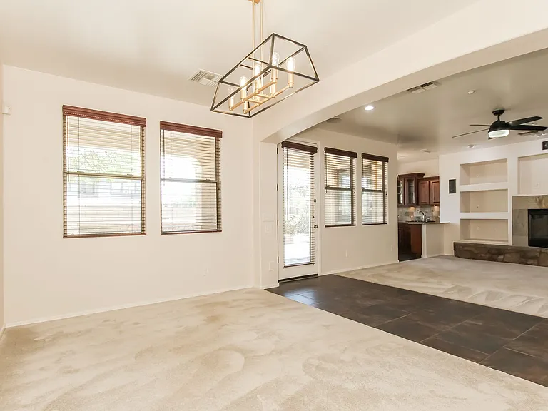 2433 W Horsetail Trl — Photo 9